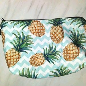 Pouch/Cosmetic bag